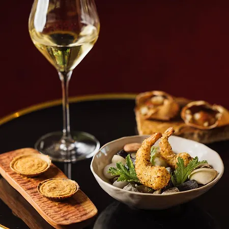 Le Castel Marie Louise Hotel 5*