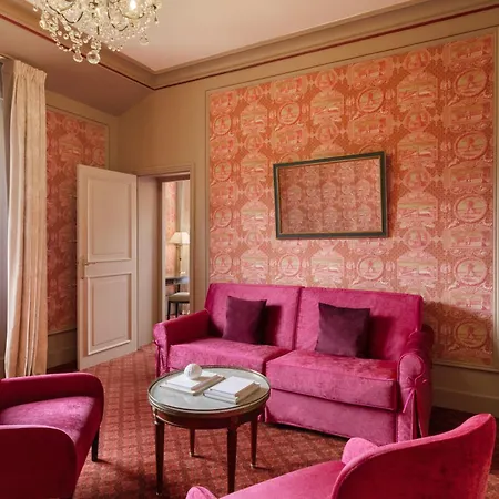 Le Castel Marie Louise Отель Ла-Боль-Эскублак