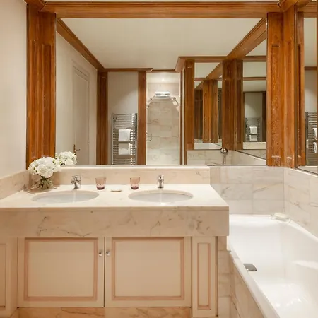 Отель Le Castel Marie Louise Ла-Боль-Эскублак