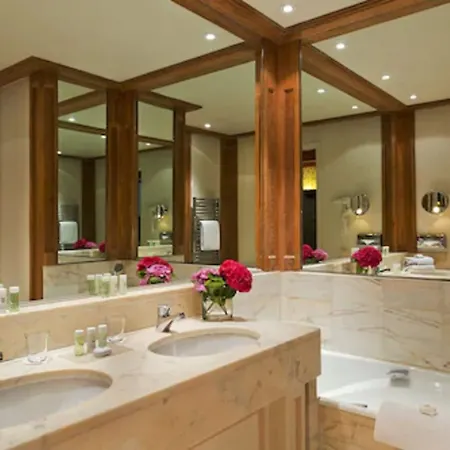 Отель Le Castel Marie Louise 5*