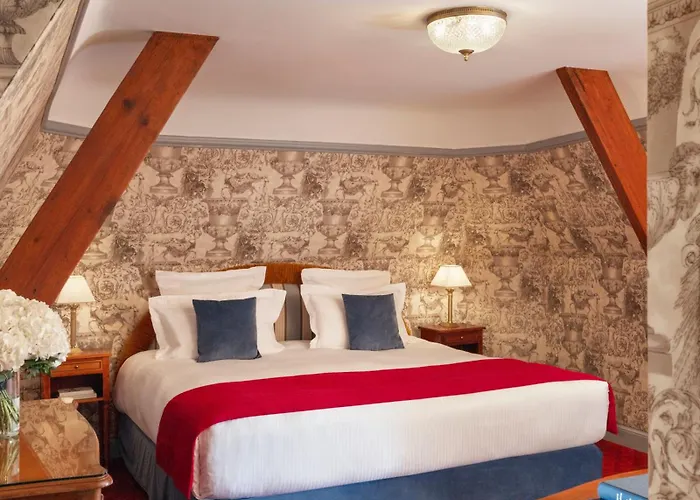 Le Castel Marie Louise Hotel 5*