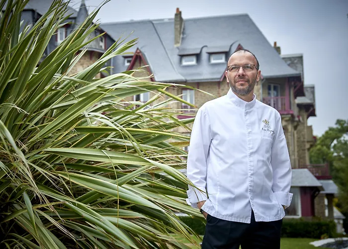 Le Castel Marie Louise Hotel 5*